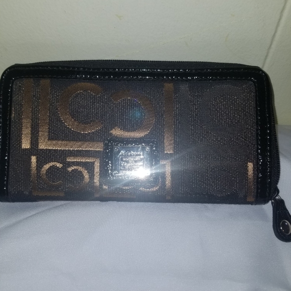 Liz Claiborne wallet - Picture 3 of 3
